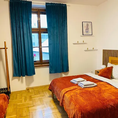 Stylový U Velkého Náměstí 2, Wi-fi, Netflix, Vana * Hradec Králové