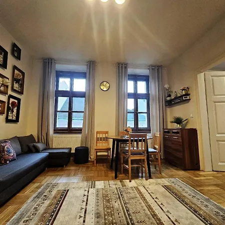 Stylový U Velkého Náměstí 2, Wi-fi, Netflix, Vana * Hradec Králové